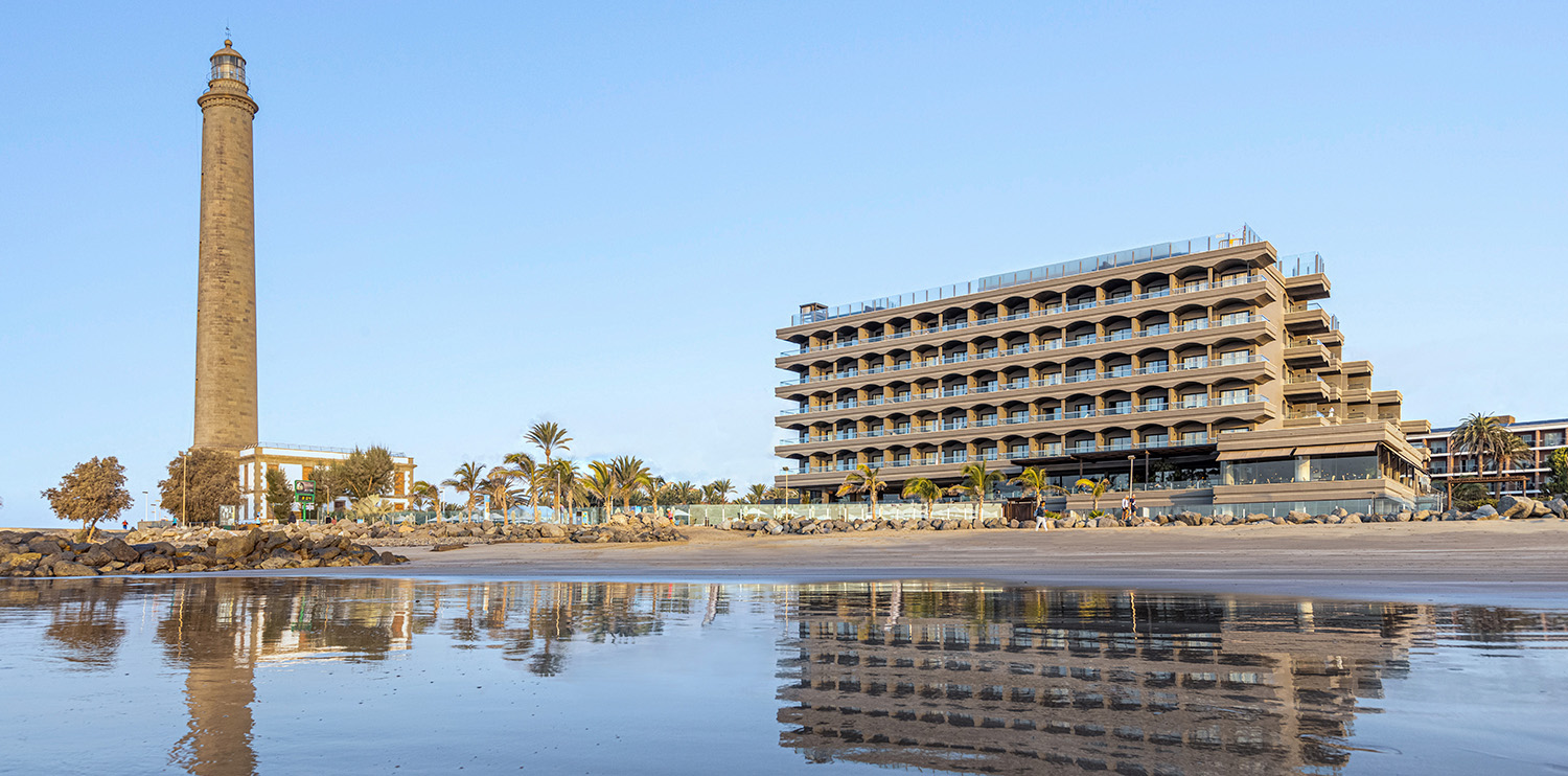  Hotel faro, a Lopesan Collection Hotel located on the beachfront in Gran Canaria 